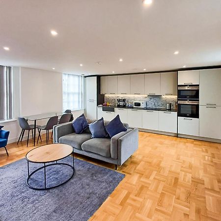 Modern 2-Bedroom, 2-Bathroom Apartment In West Kensington Londres Exterior foto