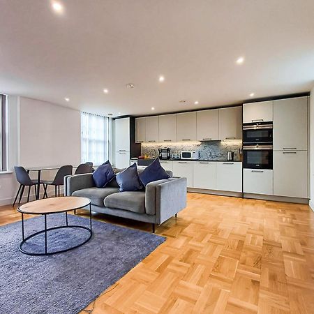 Modern 2-Bedroom, 2-Bathroom Apartment In West Kensington Londres Exterior foto