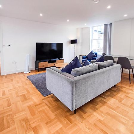 Modern 2-Bedroom, 2-Bathroom Apartment In West Kensington Londres Exterior foto