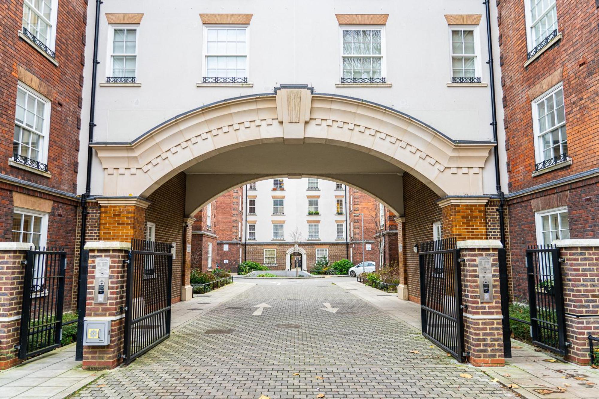 Modern 2-Bedroom, 2-Bathroom Apartment In West Kensington Londres Exterior foto