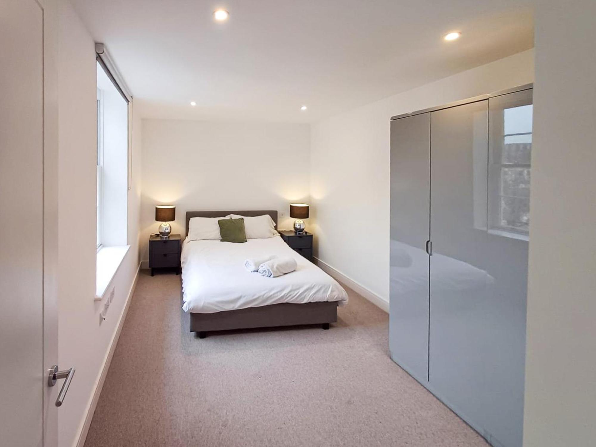 Modern 2-Bedroom, 2-Bathroom Apartment In West Kensington Londres Exterior foto