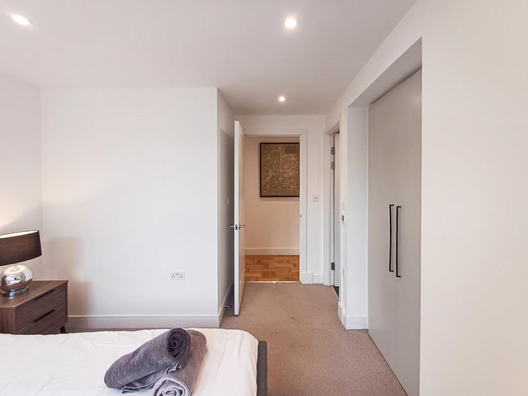 Modern 2-Bedroom, 2-Bathroom Apartment In West Kensington Londres Exterior foto