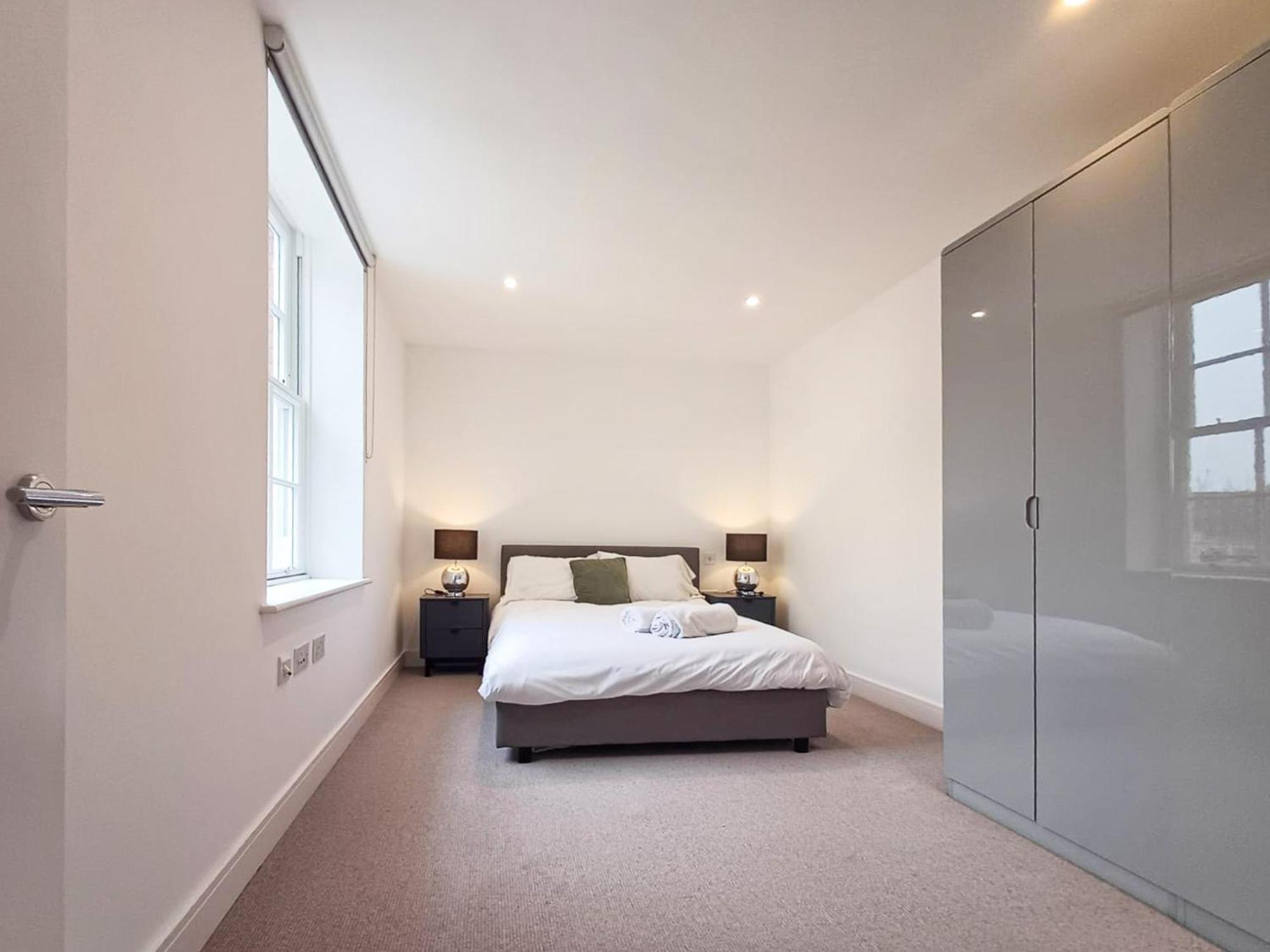 Modern 2-Bedroom, 2-Bathroom Apartment In West Kensington Londres Exterior foto