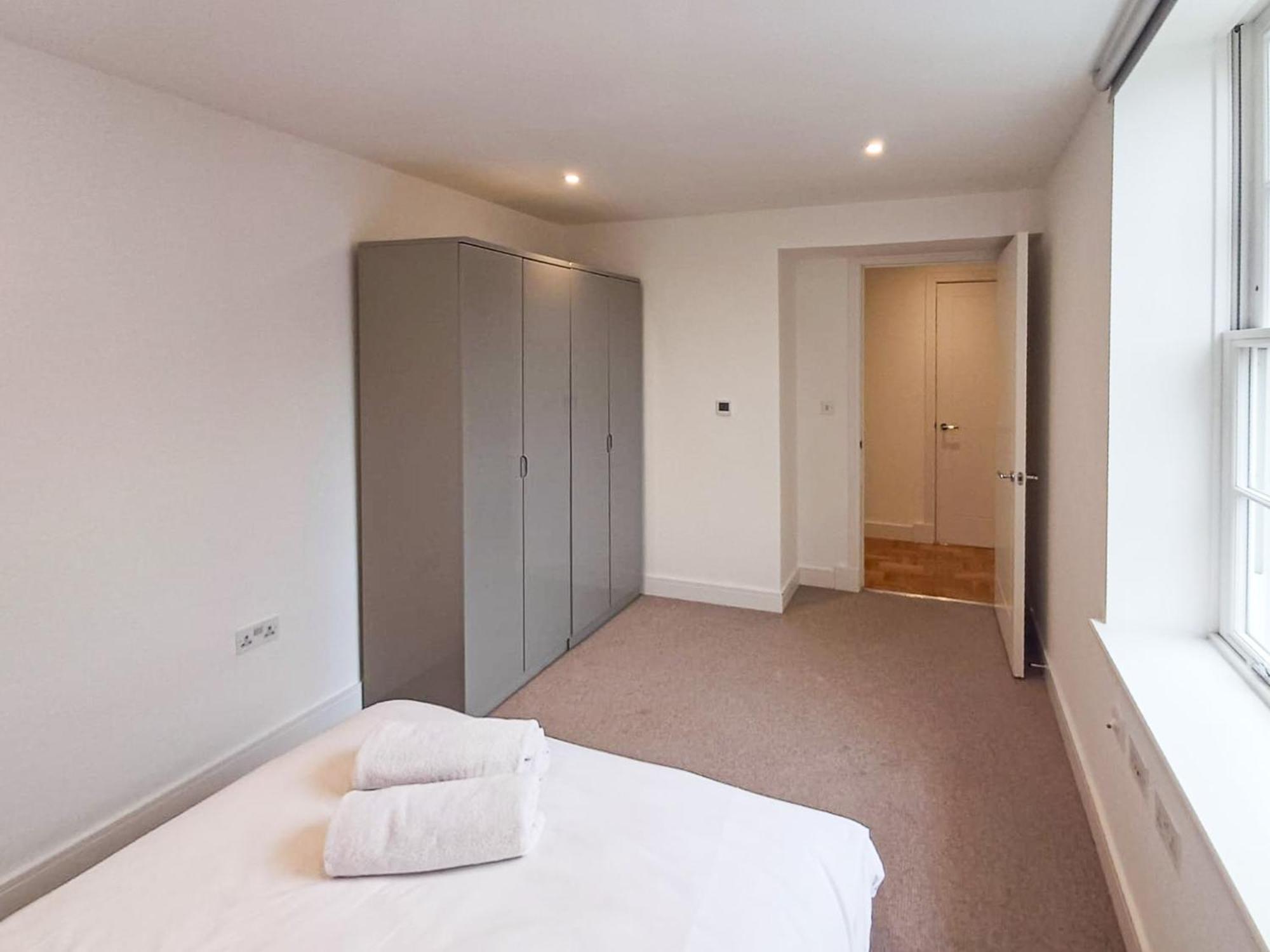 Modern 2-Bedroom, 2-Bathroom Apartment In West Kensington Londres Exterior foto
